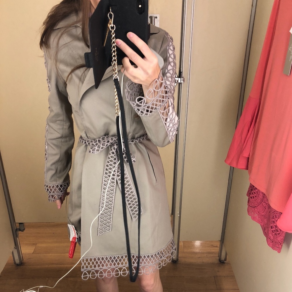BNWT Elie Tahari Kathy Lace-Trimmed Trench…